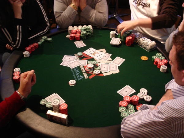 Thùng phá sảnh poker